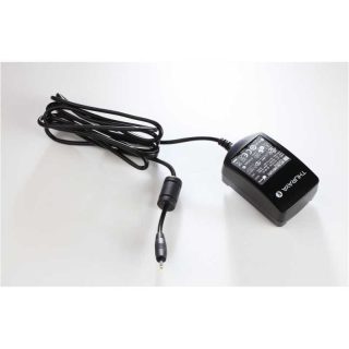 Thuraya SatSleeve Main Charger 110-220V
  (with International Plugs)